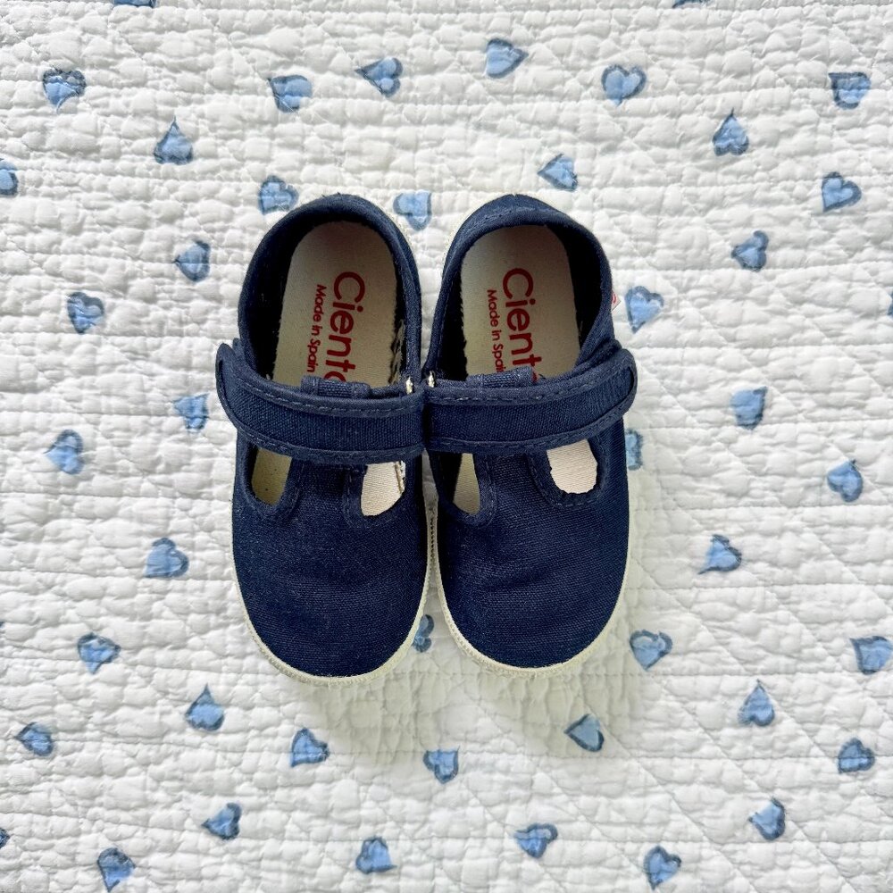 New Cienta Navy Velcro T-Strap Velcro Shoes Size EU 23 or Toddler 6.5